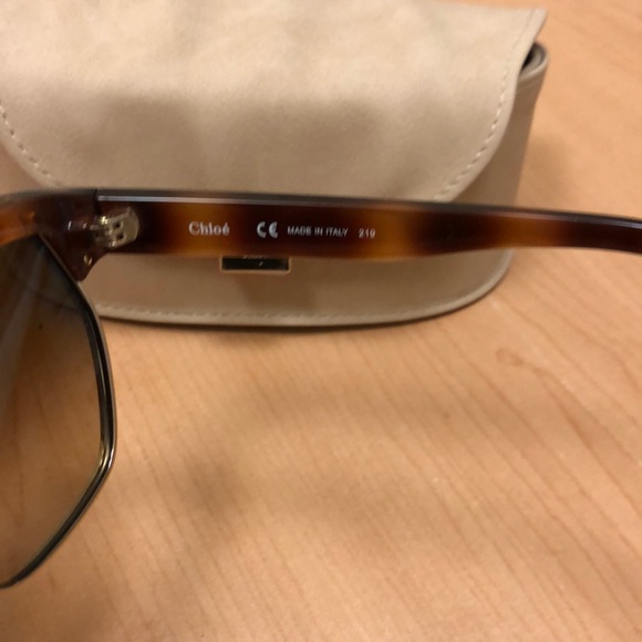 Chloe Sunglasses w Case - Picture 7 of 7